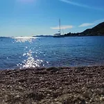 Сasa de vacaciones Mobile Whit Sea View Lavojesa Drage