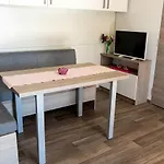 Сasa de vacaciones Mobile Whit Sea View Lavojesa Drage