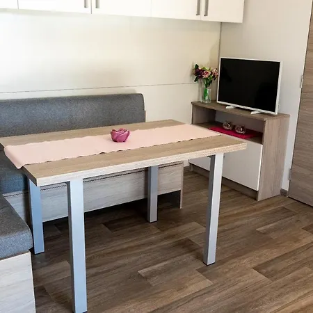 Сasa de vacaciones Mobile Whit Sea View Lavojesa Drage