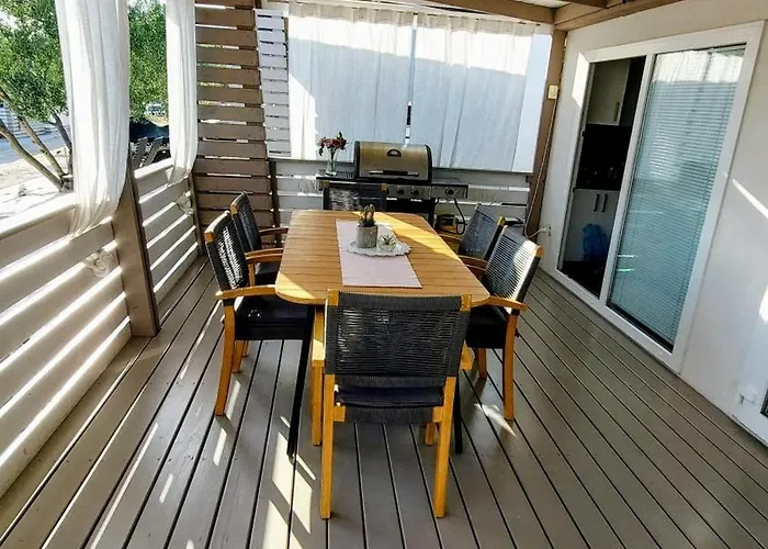 Dom wakacyjny Mobile Whit Sea View Lavojesa