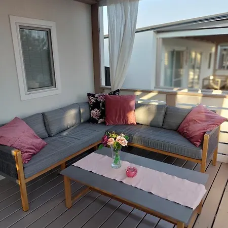 Mobile Whit Sea View Lavojesa Holiday home Drage