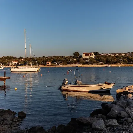 Mobile Whit Sea View Lavojesa بيت للعطل دراغ