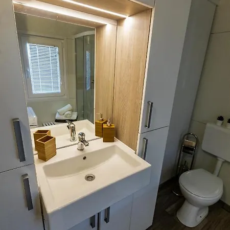 بيت للعطل Mobile Whit Sea View Lavojesa دراغ