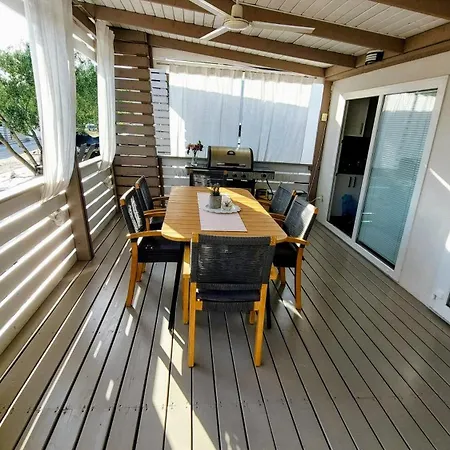 Holiday home Mobile Whit Sea View Lavojesa